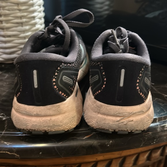 Brooks Ghost - Picture 3 of 4